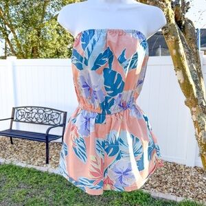 Kimchi Blue Strapless Tropical Floral Romper with Pockets – Small